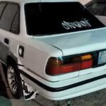 Caen dos delincuentes que jalaban celulares y carteras desde un auto blanco