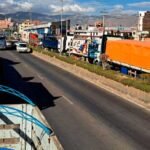 Crisis de combustible: Choferes pasan hasta tres días en filas y advierten con movilizaciones