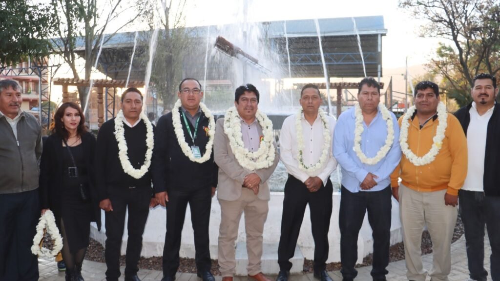 Alcalde de Sacaba entrega plaza de Villa Obrajes. GAMS