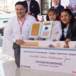 Niña cochabambina de 7 años gana primer lugar mundial en concurso de dibujo de Toyota