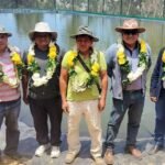 Sacaba asegura agua para flores de exportación con la entrega de atajado