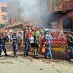 Sacaba: incendio en una tienda de k’oas moviliza a la Guardia Municipal y a Bomberos de la Policía
